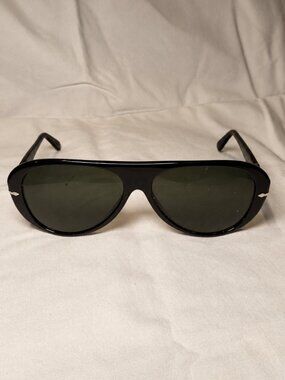 Persol PO3260S Black Pilot Sunglasses 95/31 Green Lens + Case